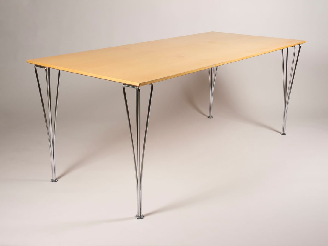 PIET HEIN, BRUNO MATHSSON & ARNE JACOBSEN - ESSTISCH MODELL 'RECTANGULAR': PIET HEIN, BRUNO MATHSSON & ARNE JACOBSEN 'RECTANGULAR DINING TABLE' Denmark, Fritz Hansen, Design 1968, version 1993 Wood veneer, likely maple, aluminium profile, chrome-plated steel. H. 71 cm, W. 18