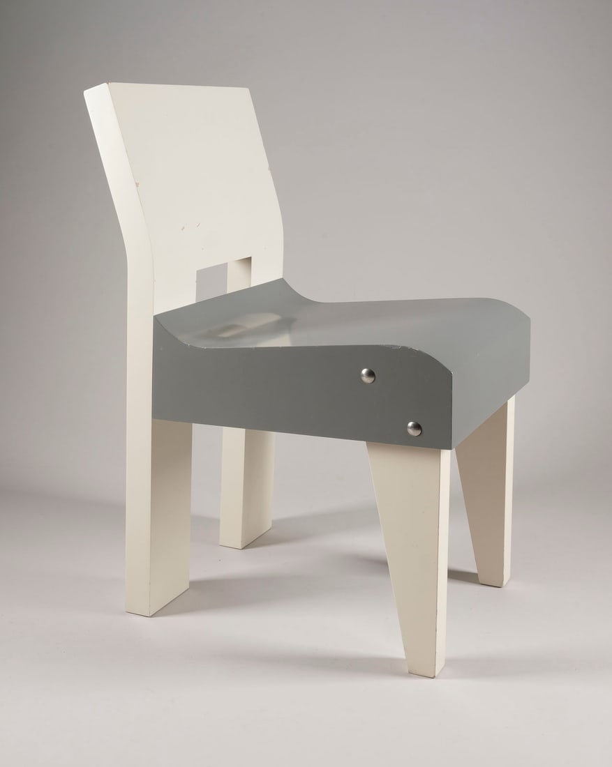 MARTIN VISSER - STUHL MODELL 'SE 20': MARTIN VISSER 1922 Papendrecht - 2009 Bergeijk, Netherlands CHAIR MODEL 'SE 20' Netherlands, t'Spectrum, Design 1988 Wood and plywood, varnished in colour. H. 80 cm, W. 42 cm, D. 56 cm. Minor traces o