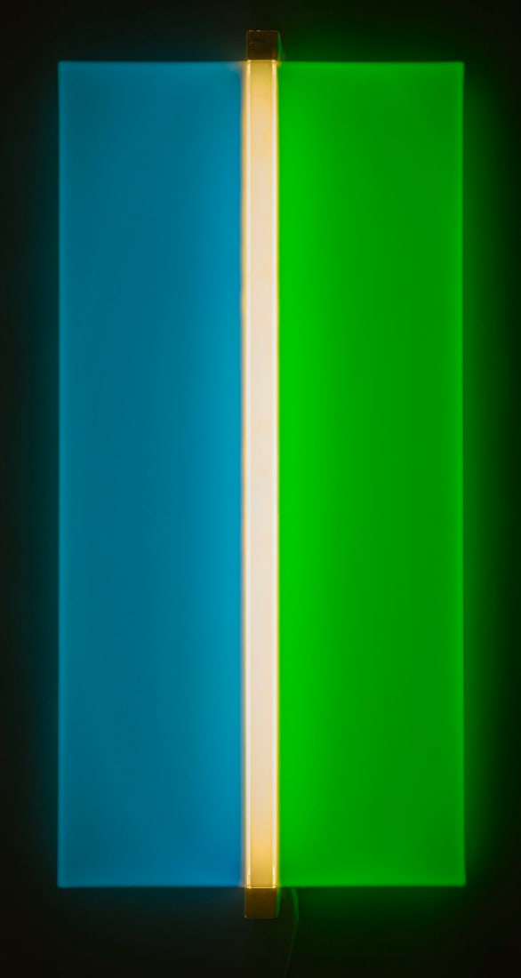 ALDO VAN DEN NIEUWELAAR - GROSSES LICHTOBJEKT: ALDO VAN DEN NIEUWELAAR 1944 Tilburg - 2010 Amsterdam A LARGE LUMINOUS OBJECT Netherlands, Nila Lights Tilburg, likely around 1985 White acrylic glass, grey plastic, fluorescent tube, single-light ele