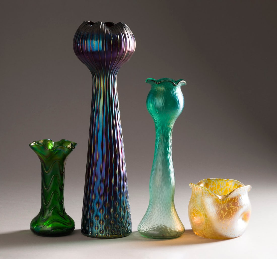 VIER JUGENDSTIL-VASEN: VIER JUGENDSTIL-VASEN Boehmen, u.a. Loetz Witwe, Joseph Rindskopf und Soehne, um 1900 Verschiedene Techniken. H. 11,5 - 46,5 cm.