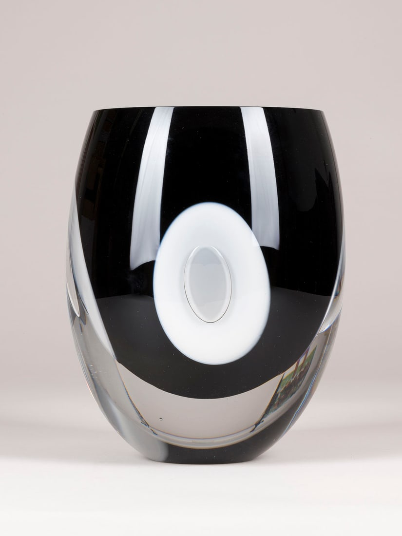 TIMO SARPANEVA – 'CLARITAS' VASE: TIMO SARPANEVA1926 Helsinki - 2006 ibidLARGE 'CLARITAS' VASEFinland, Iittala, Design 1984, made in 1989 Black and white glass, inclusions of egg-shaped air bubbles, heavy colour