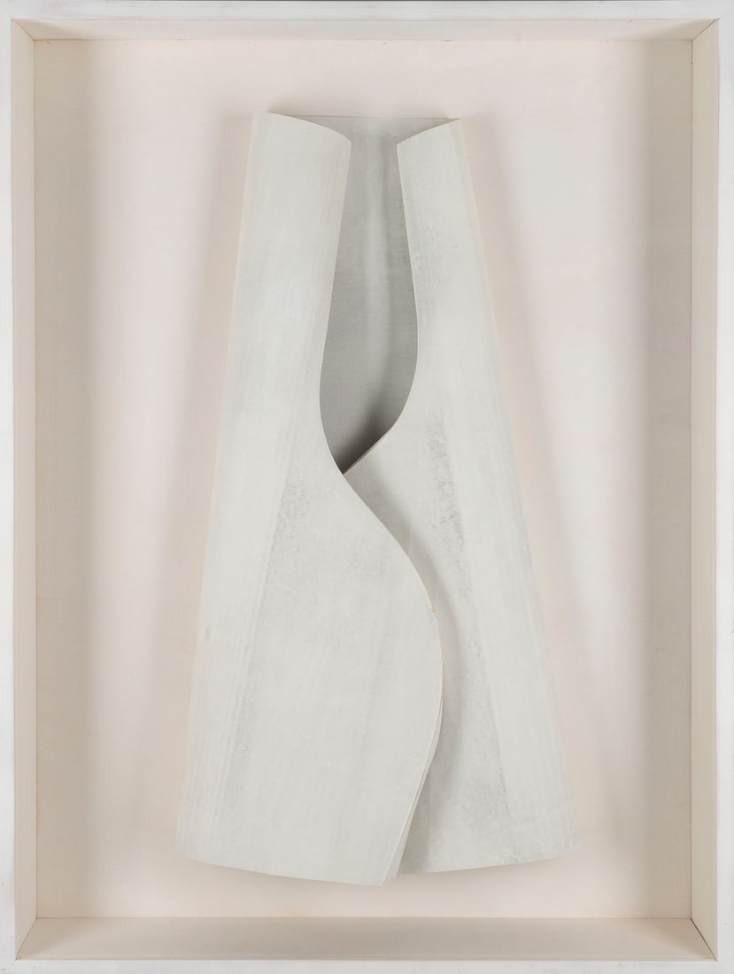 MANFRED MUELLER - 'WHITE PRELUDE' (2011): MANFRED MUELLER 1950 Duesseldorf - lebt und arbeitet in Duesseldorf/Los Angeles, USA 'WHITE PRELUDE' (2011) Mischtechnik, Dispersionsfarbe auf Karton, in Holzkasten. 83,5 x 63 x 13 cm. Unten mittige m