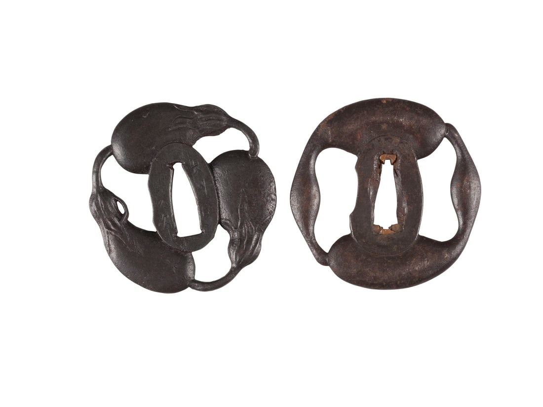 ZWEI TSUBA AUS EISEN