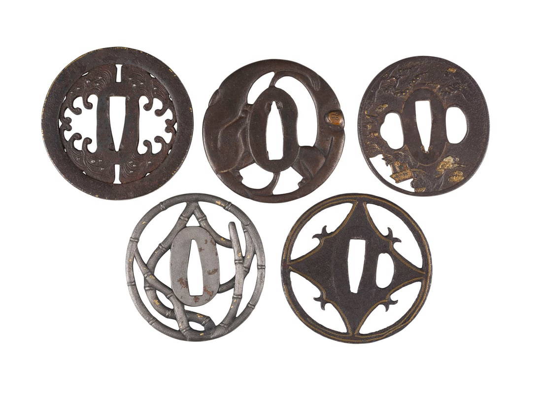 FUENF SUKASHI-TSUBA AUS EISEN