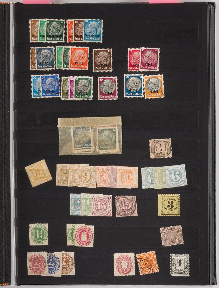 VERSCHIEDENE POSTGEBIETE: VERSCHIEDENE POSTGEBIETE Zusammenstellung aus verschiedenen Sammelgebieten Gemischte Sammlung verschiedener Sammelgebiete in Albumform, überwiegend Deutsches Reich und Saargebiet, ergänzt durch ausl