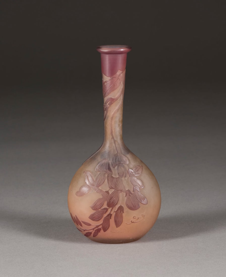 EMILE GALLE | ENGHALSVASE MIT BLAUREGEN-DEKOR (1 of 1)