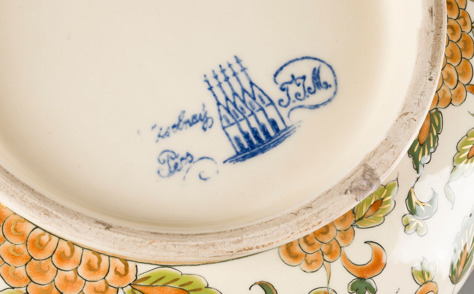 | GROSSE VASE MIT PFAU UND FLORALER DEKOR (1 of 2)