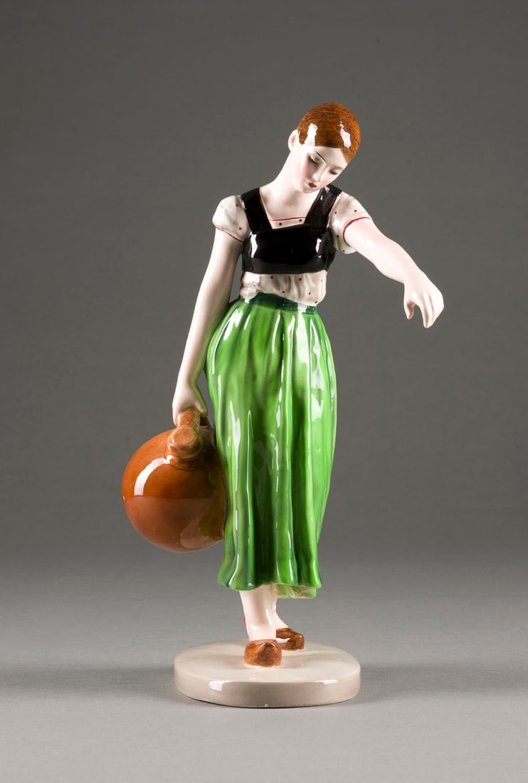 ARTHUR STRASSER | KRUGTRÄGERIN (1 of 1)