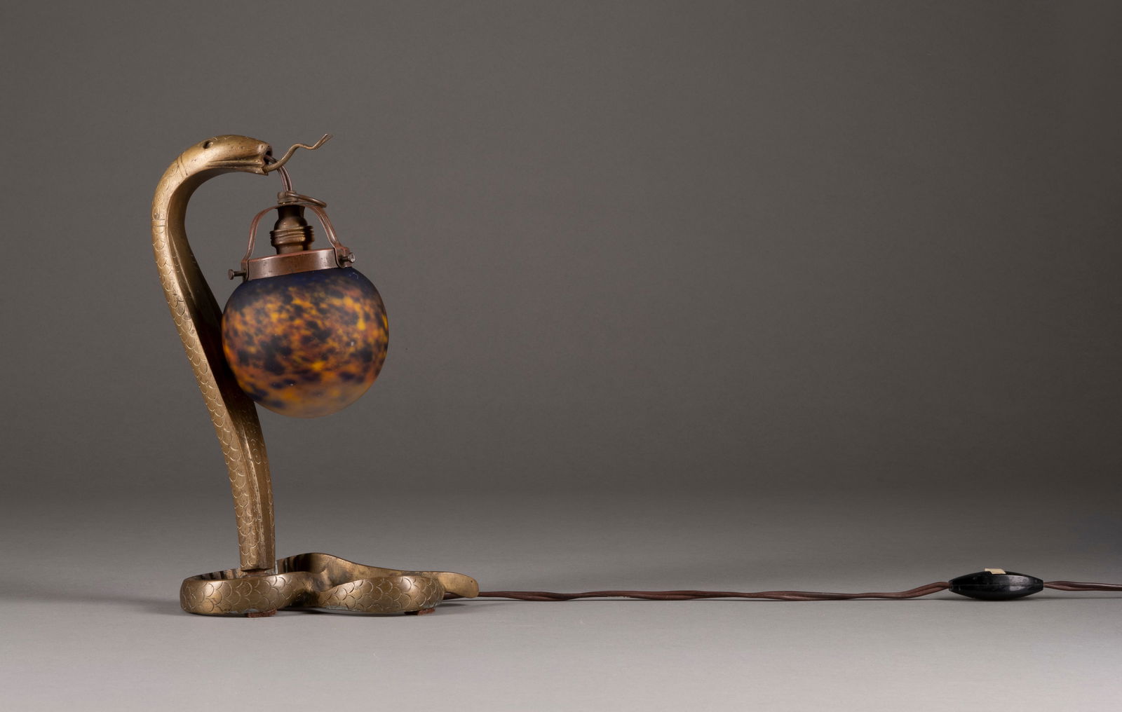 | TISCHLAMPE IN FORM EINER SCHLANGE (1 of 1)