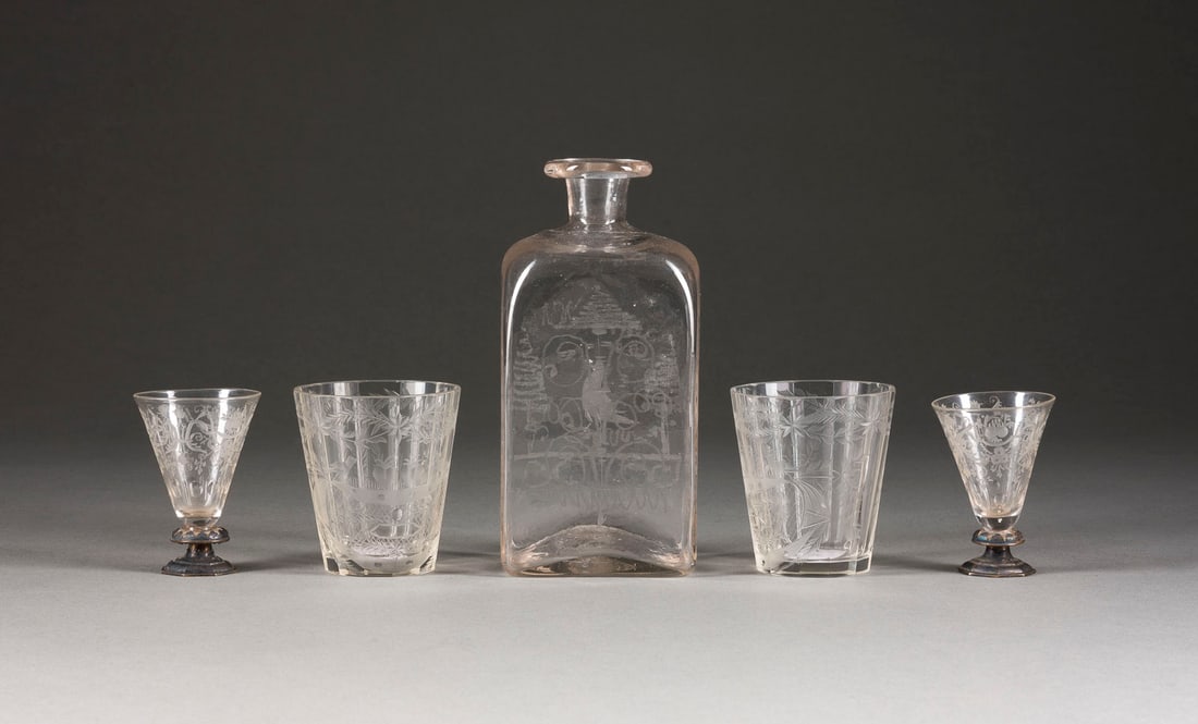 | BRANNTWEIN-FLASCHE MIT VIER GLÄSERN (1 of 1)