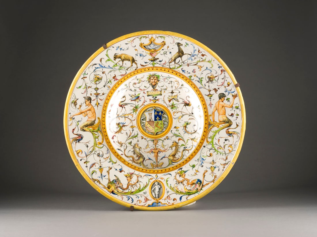 | MAJOLIKA-TELLER MIT WAPPENDARSTELLUNG 'SALVE' (1 of 1)