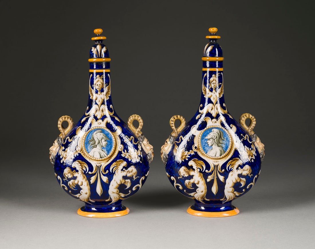 | PAAR PILGERFLASCHEN IM RENAISSANCE-STIL (1 of 1)