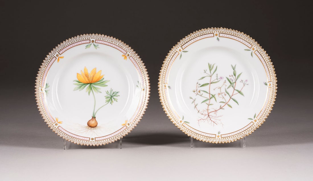 | ZWEI DESSERTTELLER 'FLORA DANICA' (1 of 1)