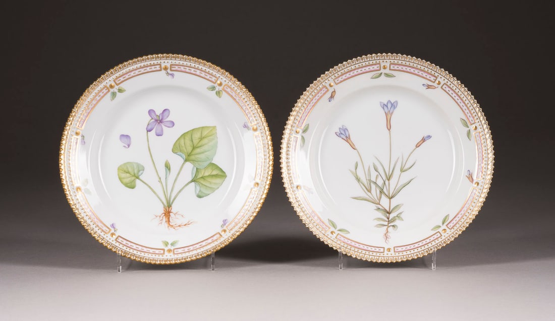 | ZWEI KUCHENTELLER 'FLORA DANICA' (1 of 1)