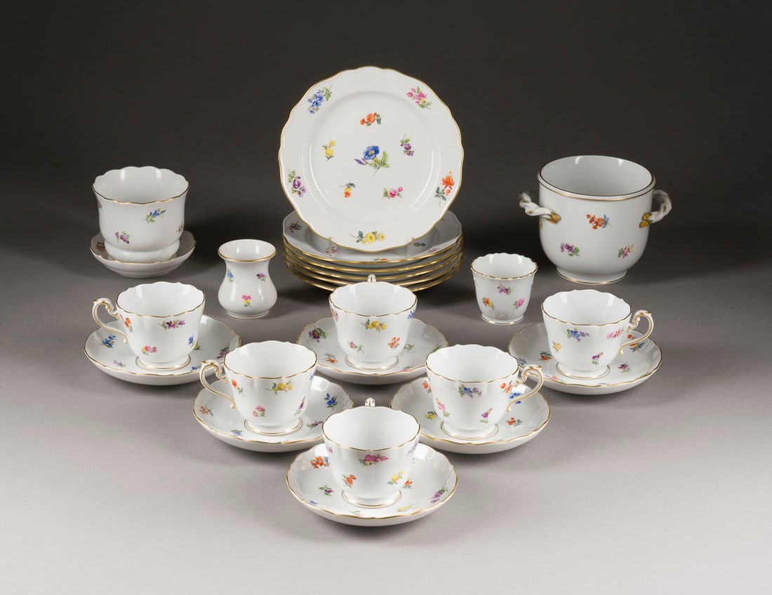 | 24-TEILIGES KAFFEESERVICE 'STREUBLUMEN' (1 of 1)