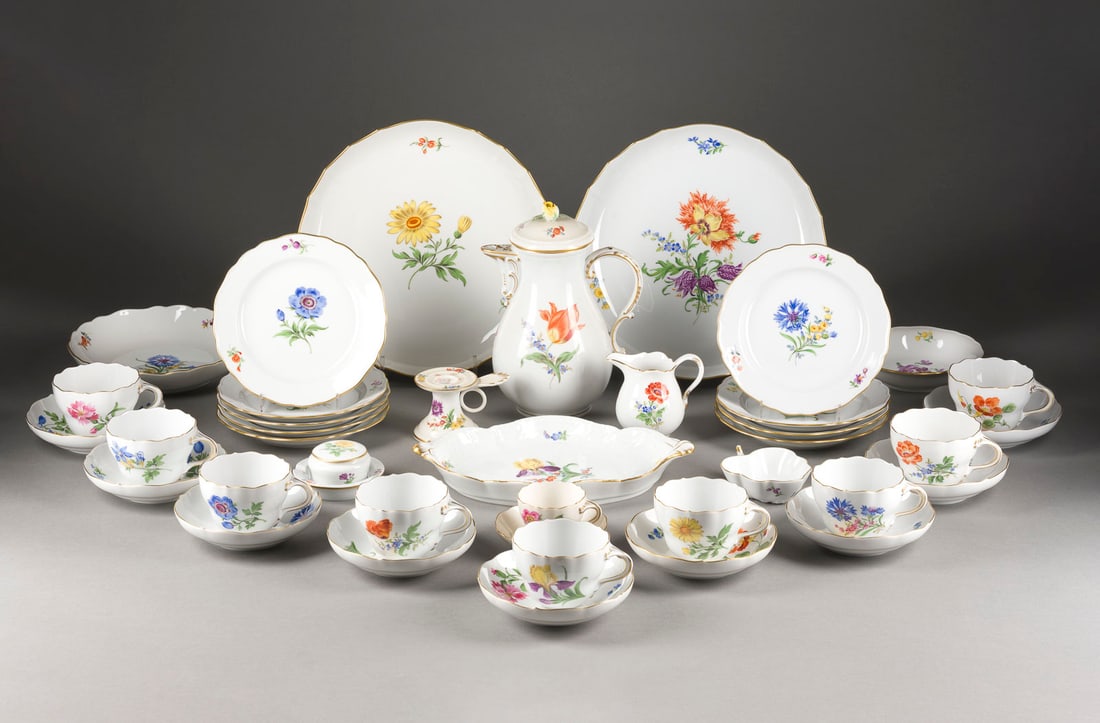 | 40-TEILIGES KAFFEESERVICE 'BLUMENMALEREI' (1 of 1)