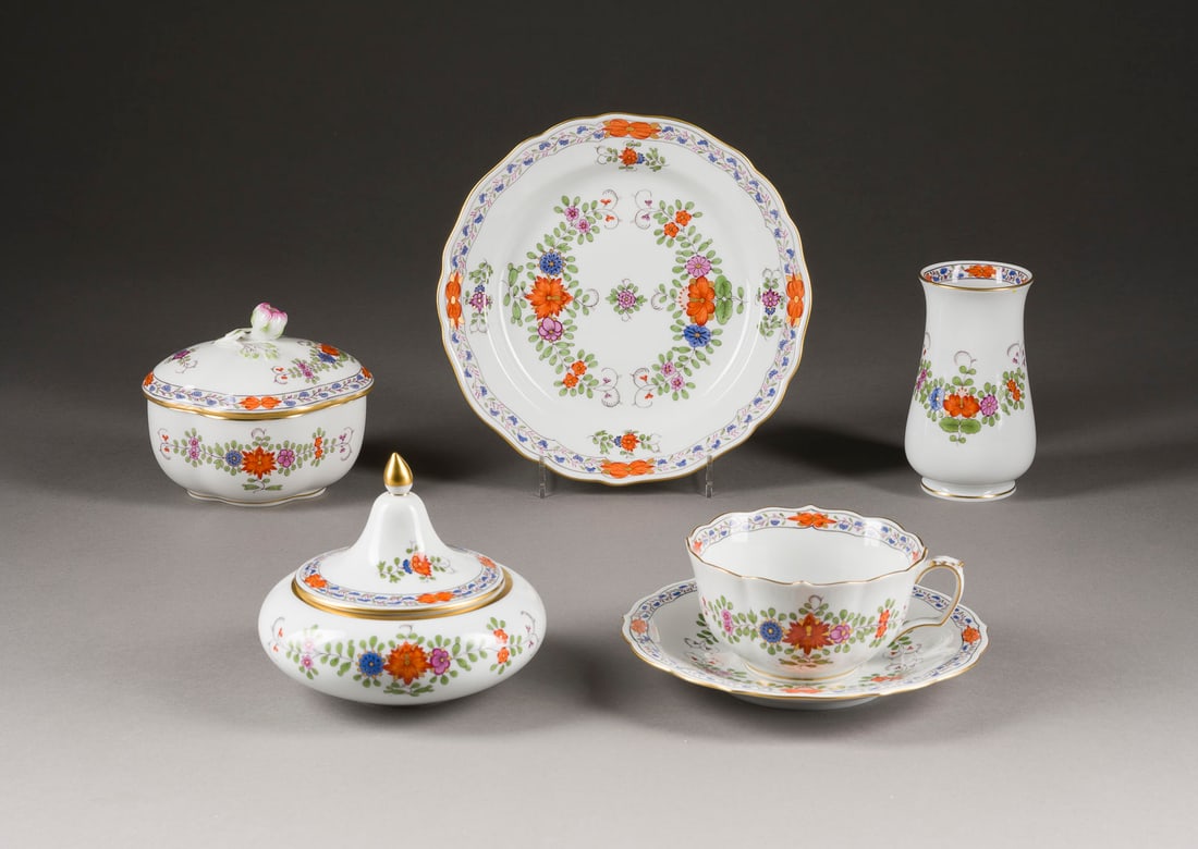 | SECHSTEILIGES PORZELLAN-KONVOLUT 'MEISSEN' (1 of 1)