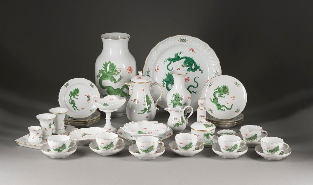 | 40-TEILIGES KAFFEESERVICE 'GRÜNER MING-DRACHE' (1 of 1)