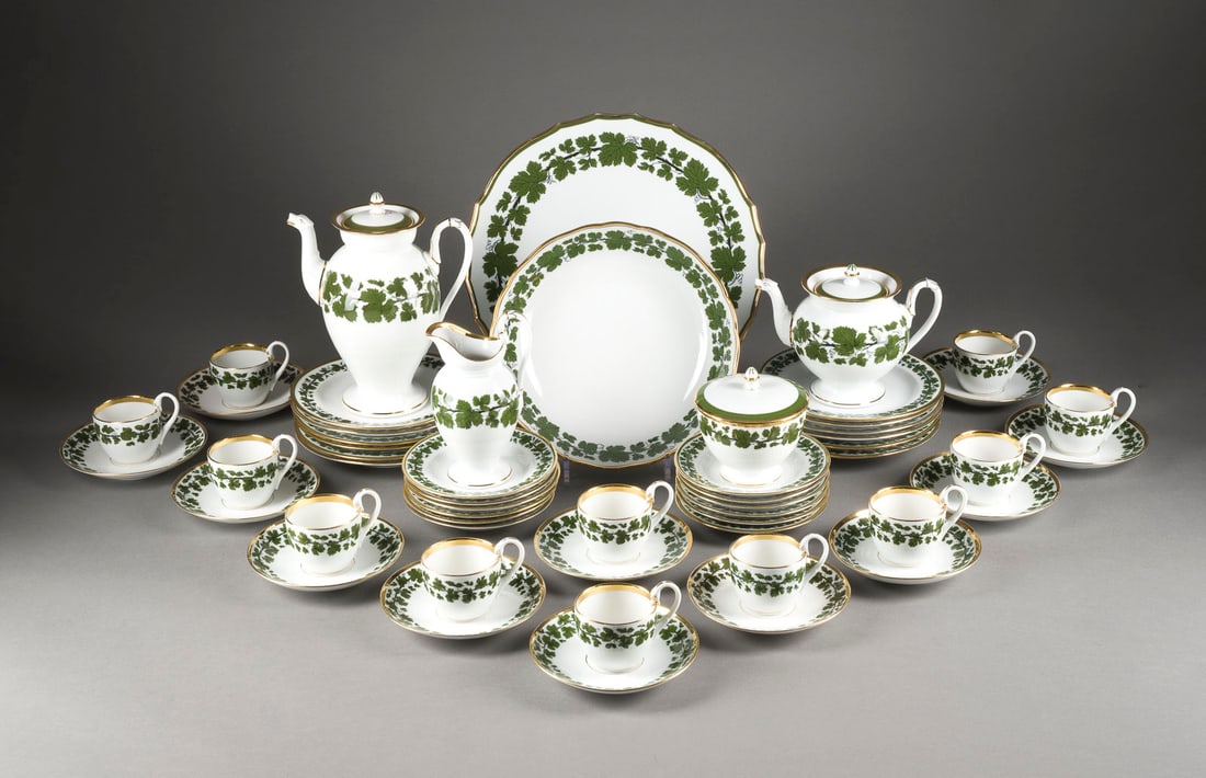 | 54-TEILIGES KAFFEESERVICE 'GRÜNER WEINLAUBKRANZ-GOLDRAND (1 of 1)