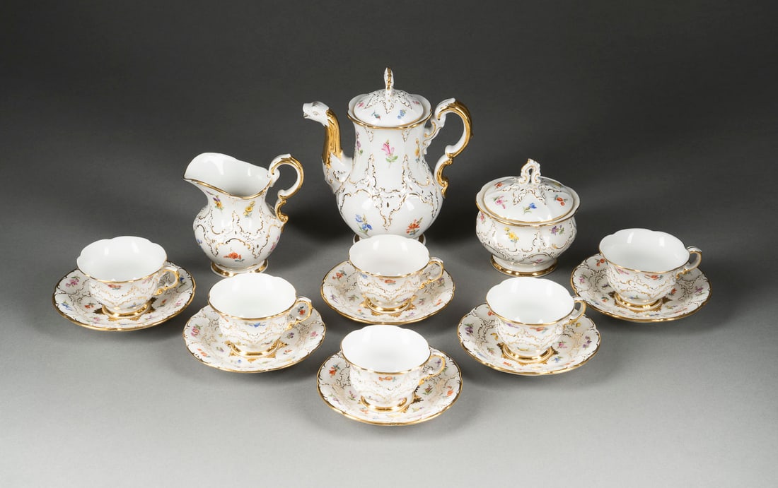 | 15-TEILIGES PRUNK-MOKKASERVICE B-FORM MIT 'STREUBLUMEN' (1 of 1)