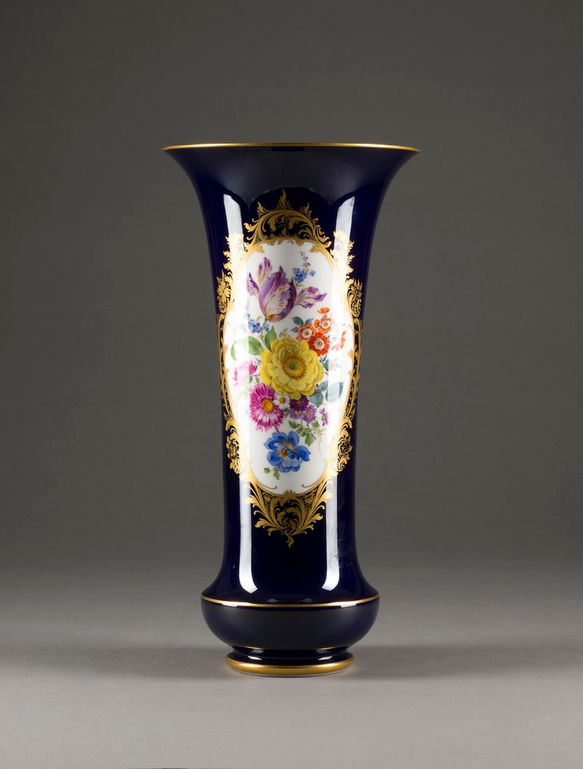 | VASE MIT 'BLUMENMALEREI' (1 of 1)