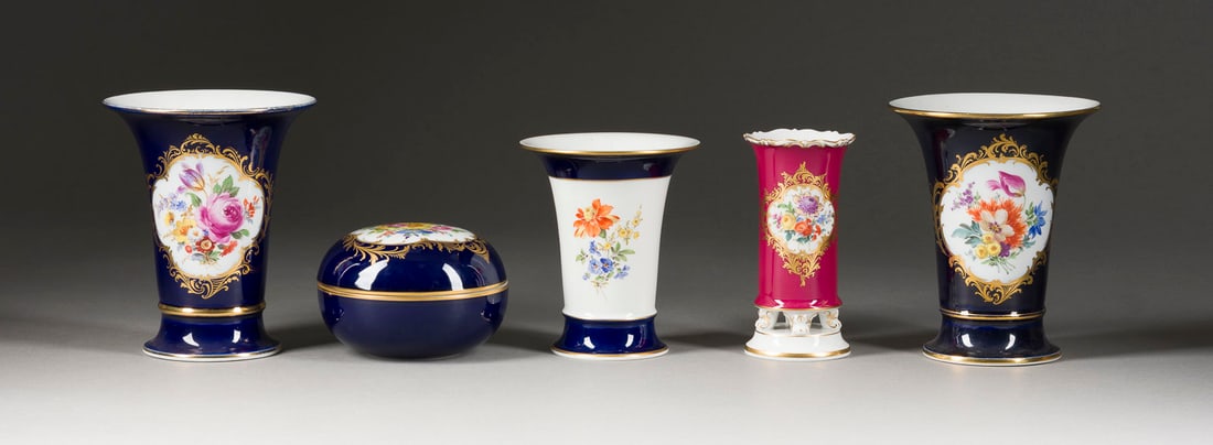 | VIER VASEN UND DECKELDOSE 'BLUMENDECKOR' (1 of 1)