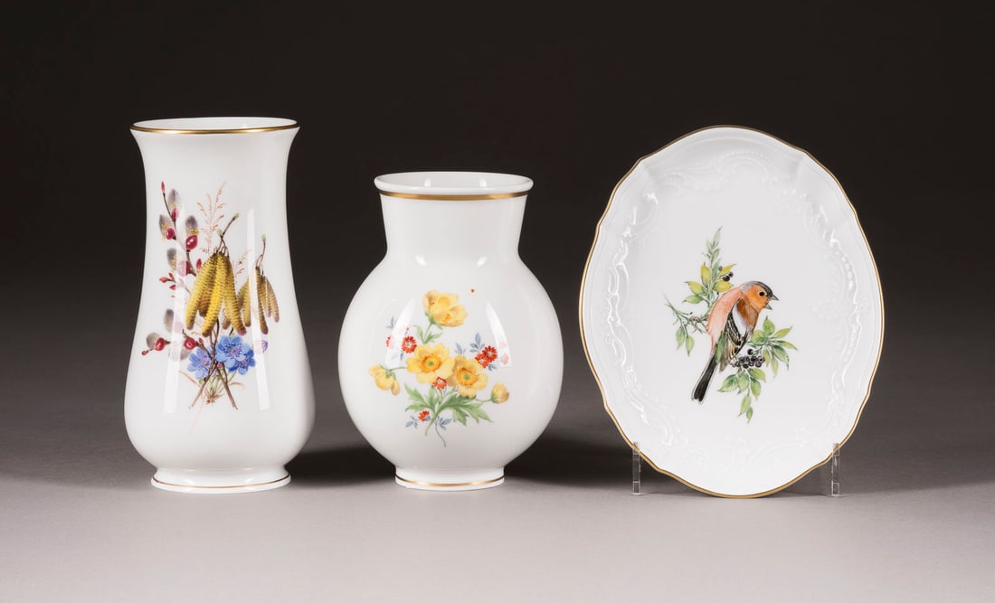 | ZWEI VASEN UND KLEINE SCHALE (1 of 1)