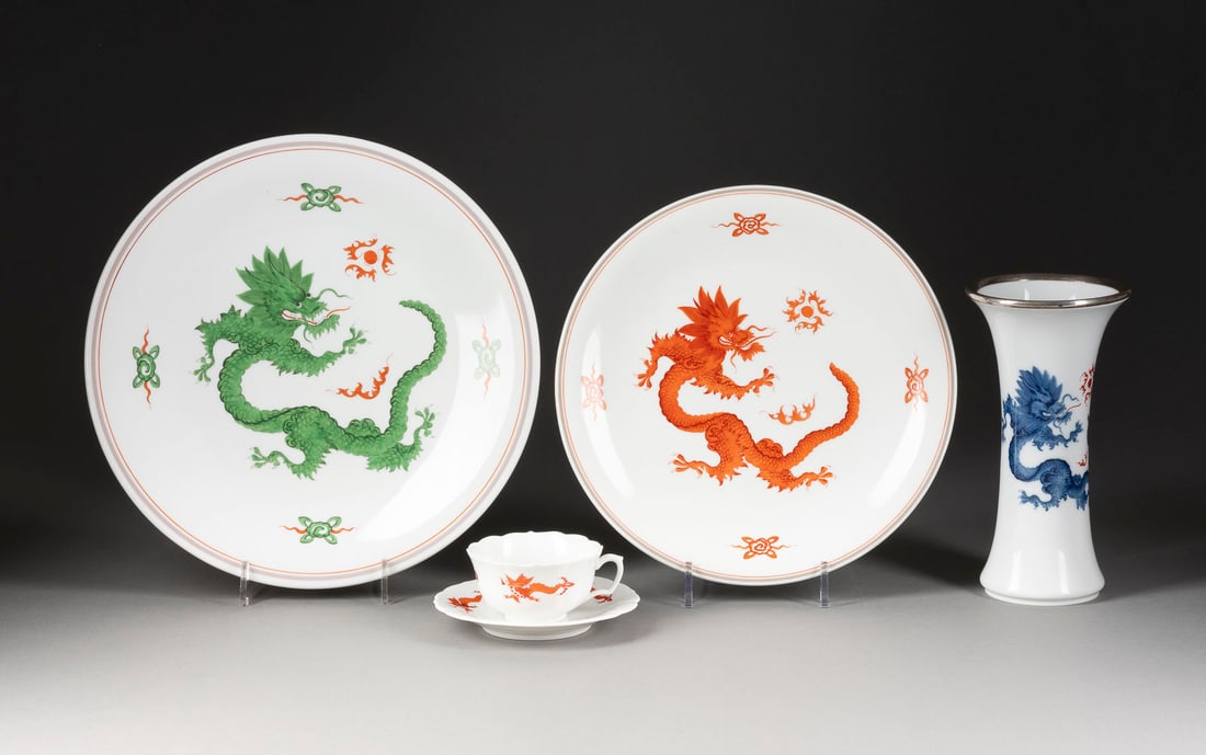 | FÜNF-TEILIGES PORZELLAN-KONVOLUT 'MINGDRACHE' (1 of 1)