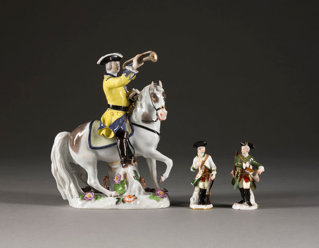 | RITTER UND ZWEI JÄGER-FIGUREN (1 of 1)