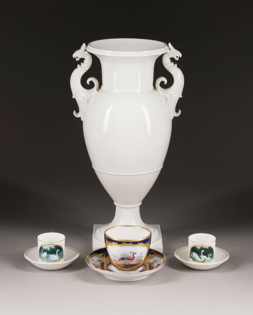 | VIERTEILIGES PORZELLAN-KONVOLUT (1 of 1)