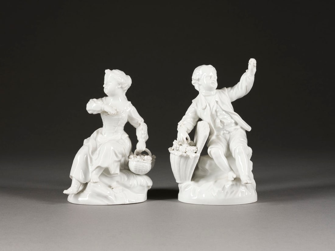 | PAAR FIGUREN MÄDCHEN UND JUNGE MIT BLUMENKÖRBEN (1 of 1)