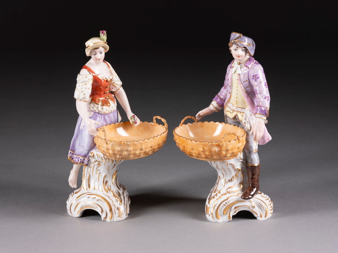 | PAAR FIGUREN MIT GEWÜRZSCHALEN 'SOMMER' UND 'WINTER' (1 of 1)