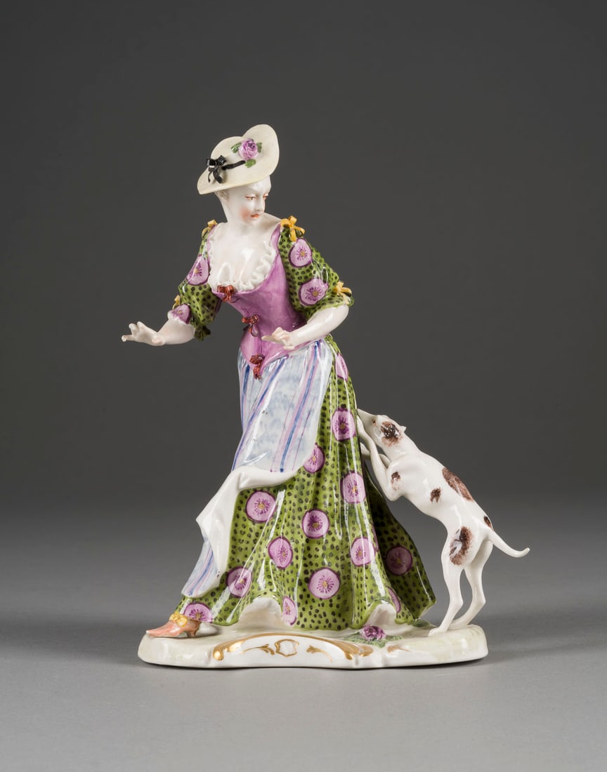 FRANZ ANTON BUSTELLI | DAME VON HÜNDCHEN ANGEFALLEN: FRANZ ANTON BUSTELLI 1723 Locarno - 1763 München DAME VON HÜNDCHEN ANGEFALLEN Deutsch, Nymphenburg, um 1900-1920 (Entwurf 1756) Porzellan, polychrome Malerei, Goldstaffage. H. 19 cm. Auf