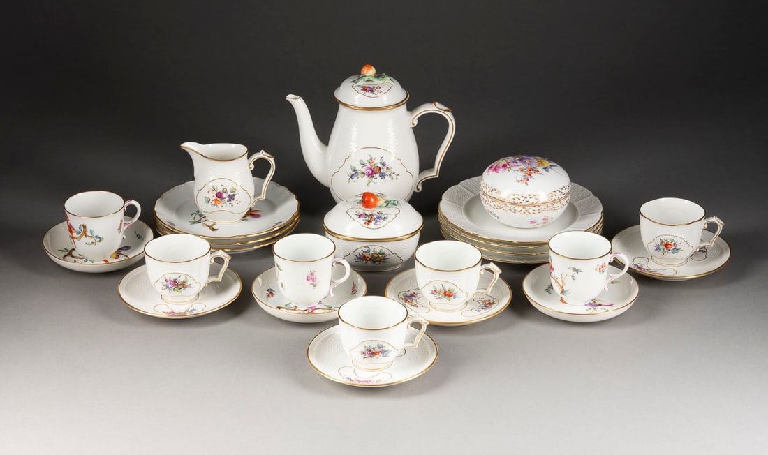 | 25-TEILIGES KAFFEESERVICE 'PARADISVÖGEL UND FRÜCHTEDEKOR (1 of 1)