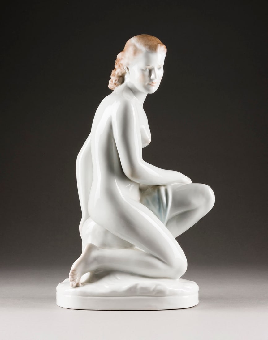 GEZA HORV?TH | KNIENDER WEIBLICHER AKT (1 of 1)