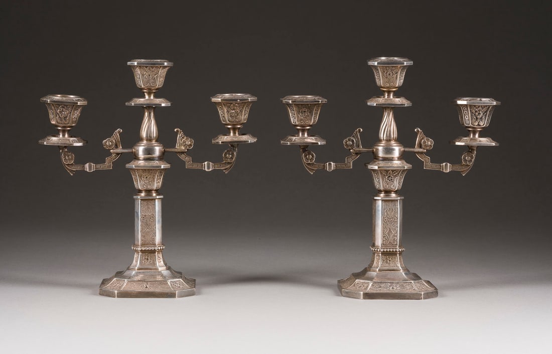 | PAAR DREI-FLAMMIGE KERZENLEUCHTER (1 of 1)