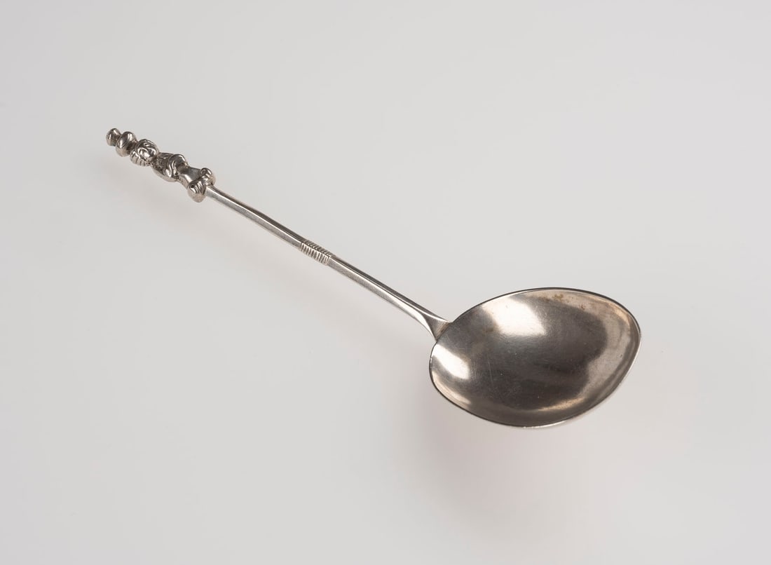 | APOSTELLÖFFEL: APOSTELLÖFFEL Wohl Deutsch, Nordfriesland, 15./16. Jh. Silber. L. 18,6 cm, 48 g. Figur ber.APOSTELLÖFFEL