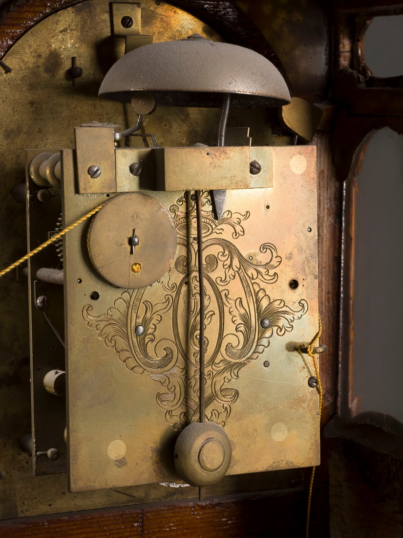 | STOCKUHR: STOCKUHR Österreich, Andreas Hohenadl (1714 - 1793), letztes Drittel 18. Jh. Holz, Bronze, Messing, Glas, Stahl. 36 x 22,5 x 13,5 cm. Auf dem Ziffernring bez. 'Hohenadl Venezia'. Auf Tatzenfüßen