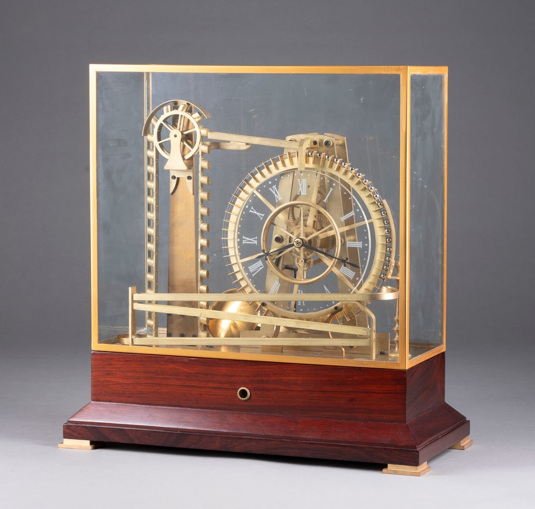 | AUSSERGEWÖHNLICHE KUGELLAUFUHR (1 of 3)