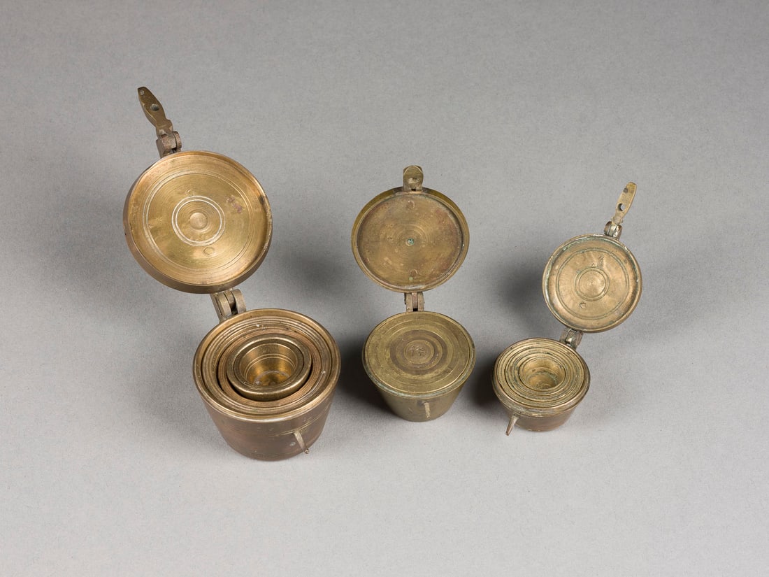 | DREI NÜRNBERGER EINSATZGEWICHTE (1 of 2)