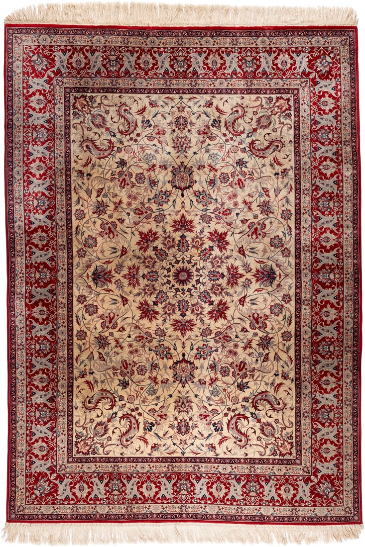 | CHINA ISFAHAN KORK: CHINA ISFAHAN KORK China, Ende 20. Jh. 242 x 173 cm. Anschmutzungen.CHINA ISFAHAN KORK China, Ende 20. Jh.