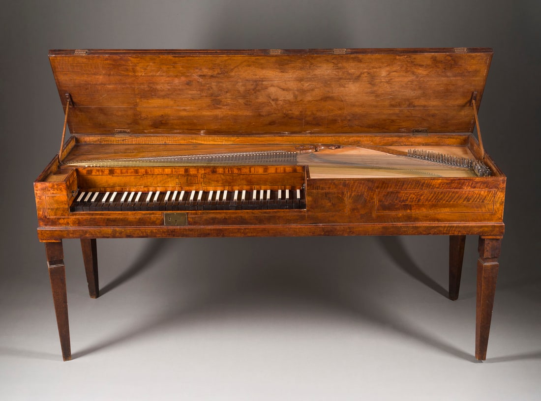 | HOCHBEDEUTENDES UND ÜBERAUS SELTENES MUSEALES TAFELKLAVI (1 of 17)