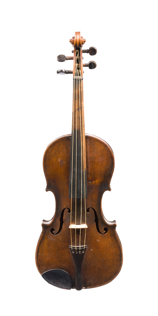 | VIOLINE NACH LUDWIG BAUSCH: VIOLINE NACH LUDWIG BAUSCH Deutsch, Anfang 20. Jh. Zweiteilige Fichtenholzdecke und einteilige. 4/4 Geige, L. 59,6, Korpusl. 36,1 cm. Geigenzettel: 'Ludovicus Bausch filius Fecit Lipsiae anno 18'.