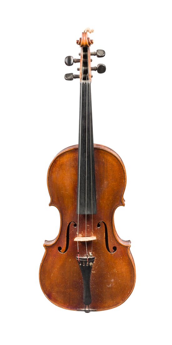 | VIOLINE NACH 'DAVID TECHLER': VIOLINE NACH 'DAVID TECHLER' Deutsch, Anfang 20. Jh. Zweiteilige Fichtenholzdecke und einteiliger Ahornboden, brauner Lack, mit Koffer. 4/4 Geige, L. 59,8 cm, Korpusl. 35,8 cm. Geigenzettel: 'David