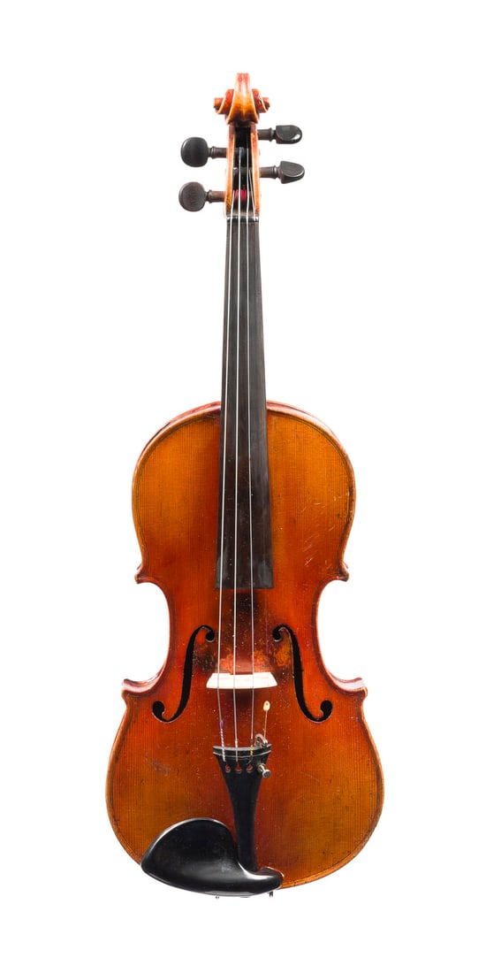 | VIOLINE NACH 'GIUSEPPE DALL'AGLIO': VIOLINE NACH 'GIUSEPPE DALL'AGLIO' Deutsch, Anfang 20. Jh. Zweiteilige Fichtenholzdecke und Ahornboden, hellbrauner Lack, mit Koffer. 4/4 Geige, L. 59,8 cm, Korpusl. 36 cm. Geigenzettel: 'Joseph