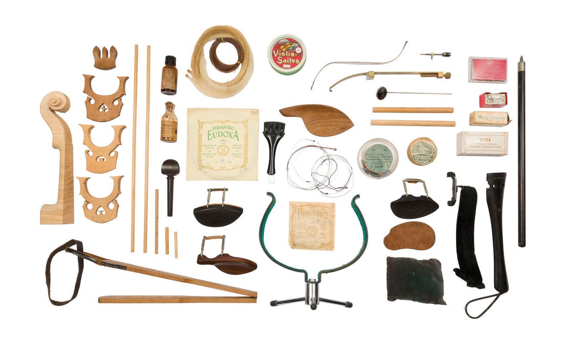 | UMFANGREICHES KONVOLUT STREICHINSTRUMENTE- UND GEIGENBAU (1 of 1)