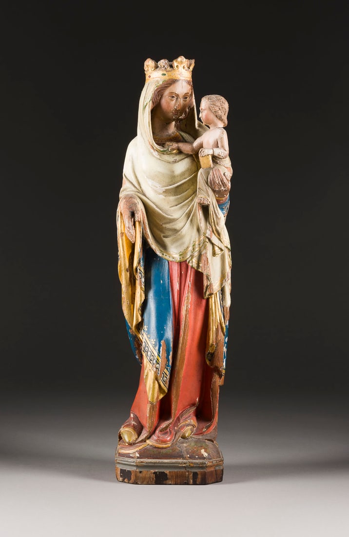 | MADONNA MIT DEM CHRISTUSKIND: MADONNA MIT DEM CHRISTUSKIND Süddeutsch, um 1700 Holz, plastisch geschnitzt, vergoldet, polychrom gefasst, rückseitig geflacht. H. 54, B. 16, T. 11 cm, Gew. ca. 2,2kg. Part. Fassungsverluste und Gol