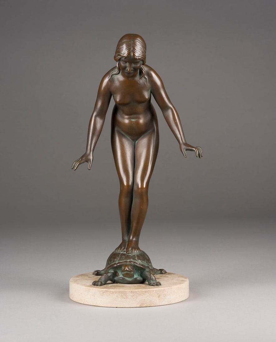 RICHARD FABRICIUS | FRAUENAKT AUF SCHILDKRÖTE STEHEND (1 of 2)