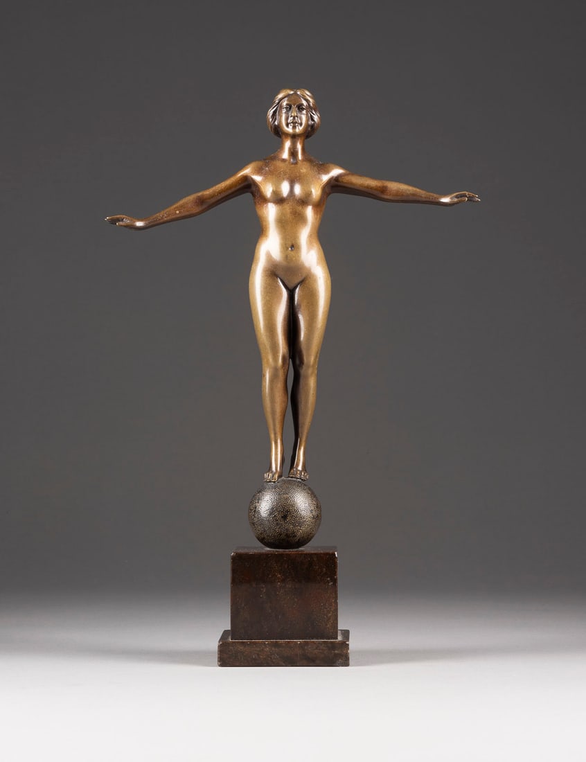 HANS RIEDER | FRAUENAKT AUF EINER KUGEL STEHEND (1 of 2)