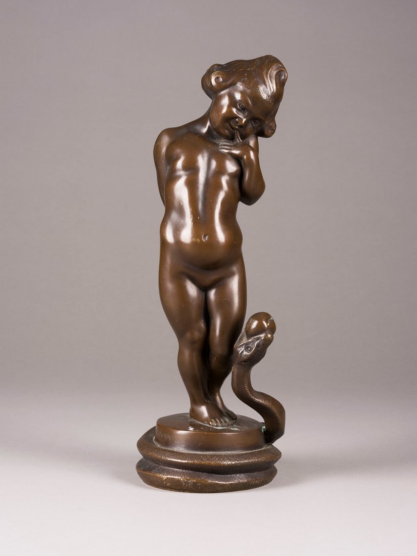 JOSEF JOSEPHU | 'DER SÜNDENFALL' (EVA MIT SCHLANGE UND APFE: JOSEF JOSEPHU 1889 Wien - 1970 New York 'DER SÜNDENFALL' (EVA MIT SCHLANGE UND APFEL) Bronze, braun patiniert, auf runder Plinthe. Ges.-H. 36, B. 13,5, T. 13 cm, Gew. ca. 5kg. Auf der Plinthe signier